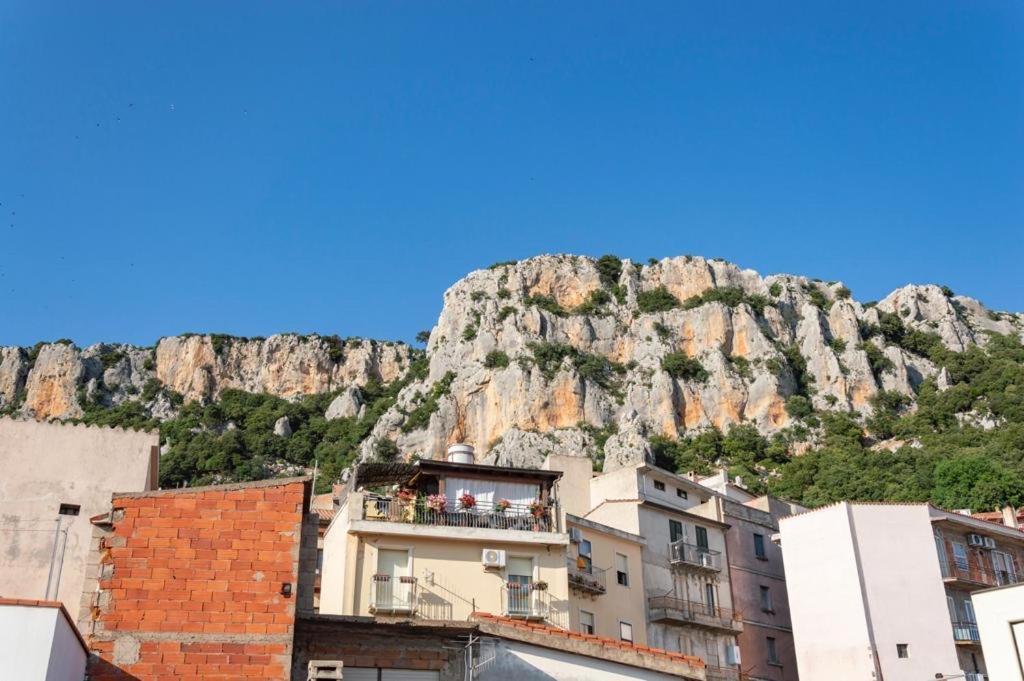 Via Mentana Hotel Baunei Bagian luar foto